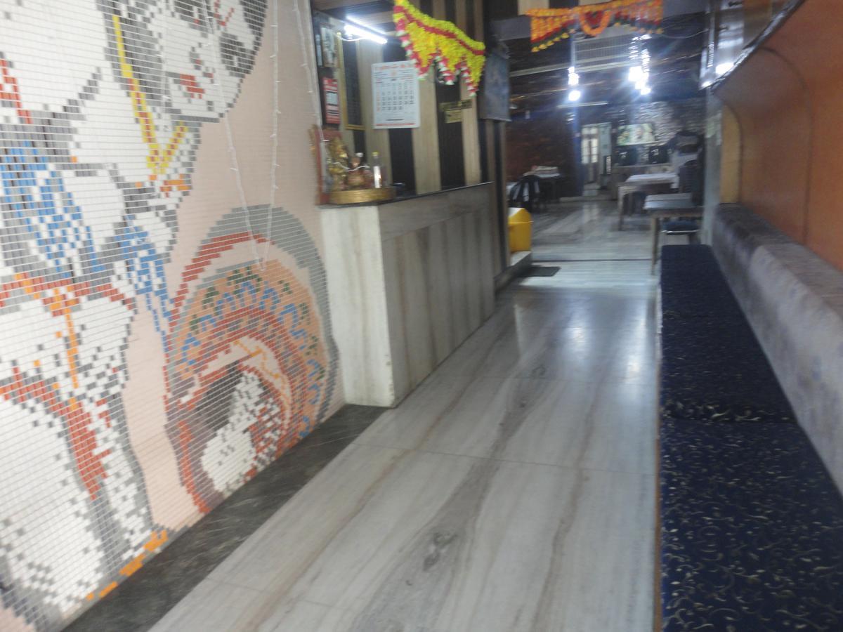 Hotel Walnut Grove 穆索里 外观 照片
